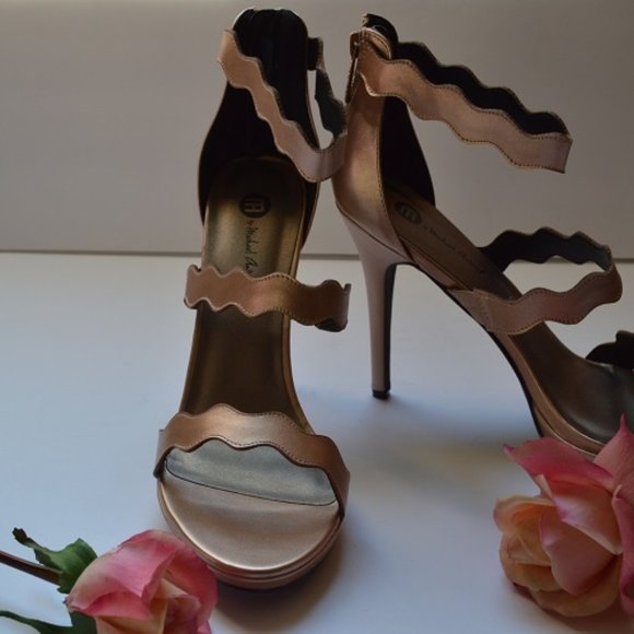 Michael Antonio Heel - Picture 4 of 5